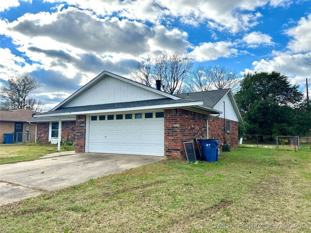 1931 Green Meadows Drive, Mcalester, OK 74501