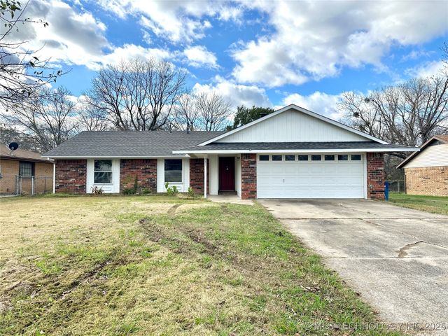 1931 Green Meadows Drive, Mcalester, OK 74501