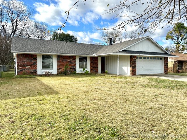 1931 Green Meadows Drive, Mcalester, OK 74501