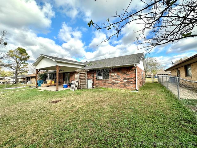1931 Green Meadows Drive, Mcalester, OK 74501