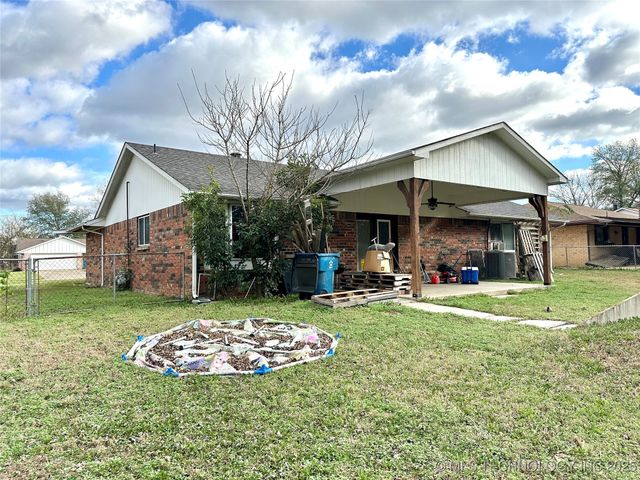 1931 Green Meadows Drive, Mcalester, OK 74501