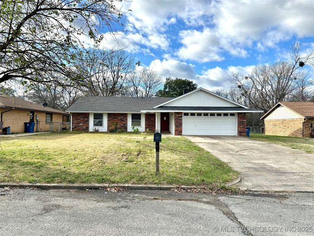 1931 Green Meadows Drive, Mcalester, OK 74501