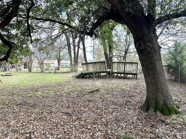 1931 Green Meadows Drive, Mcalester, OK 74501