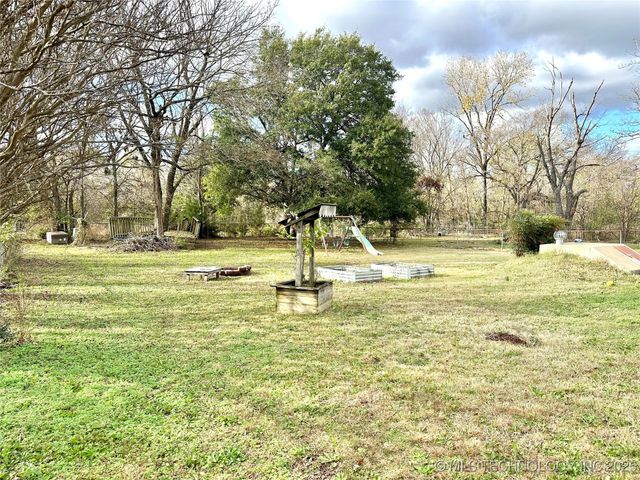 1931 Green Meadows Drive, Mcalester, OK 74501