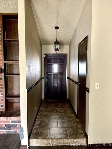 1931 Green Meadows Drive, Mcalester, OK 74501