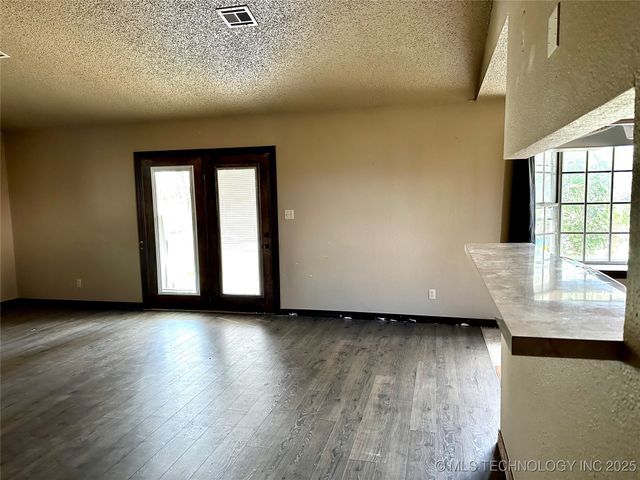 1931 Green Meadows Drive, Mcalester, OK 74501