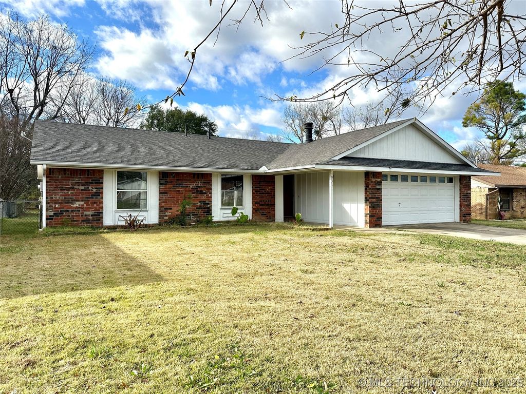 1931 Green Meadows Drive, Mcalester, OK 74501