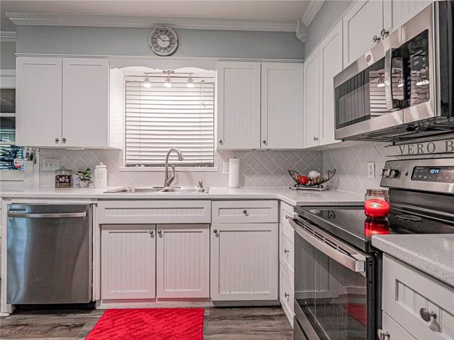 2636 52nd Avenue, Vero Beach, FL 32966