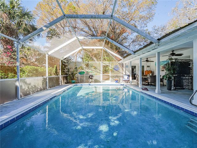 2636 52nd Avenue, Vero Beach, FL 32966