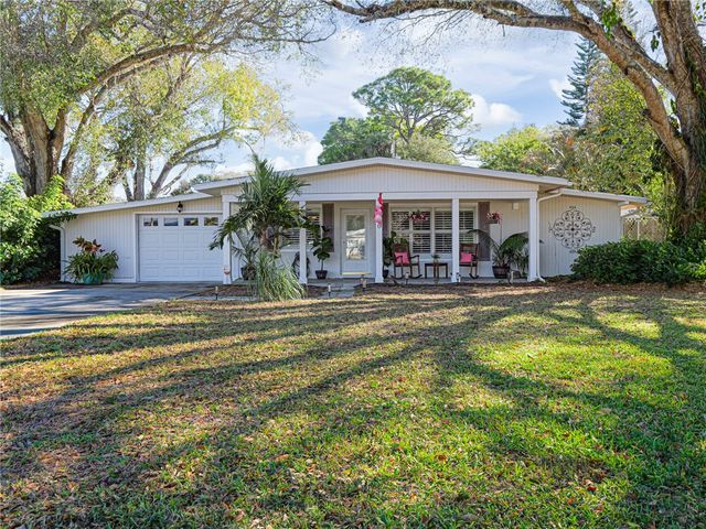 2636 52nd Avenue, Vero Beach, FL 32966