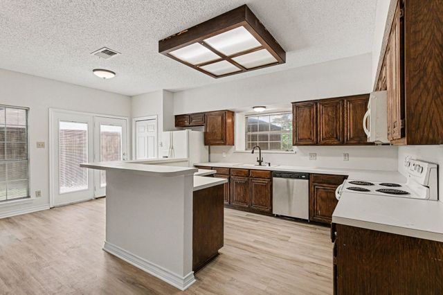 7654 Moss Court, North Richland Hills, TX 76182