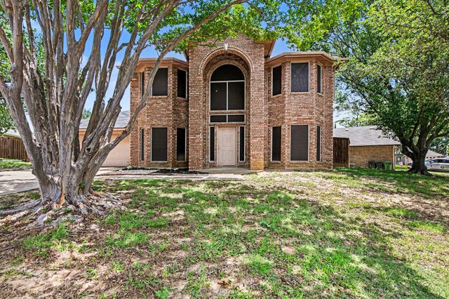 7654 Moss Court, North Richland Hills, TX 76182