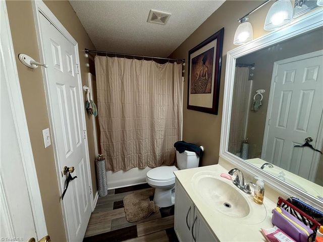 7 Portside Court, Greensboro, NC 27406