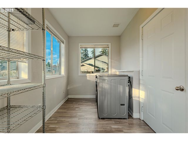 835 WYNOOSKI St, Newberg, OR 97132