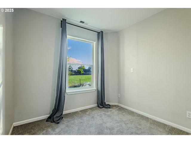 835 WYNOOSKI St, Newberg, OR 97132