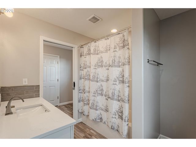 835 WYNOOSKI St, Newberg, OR 97132