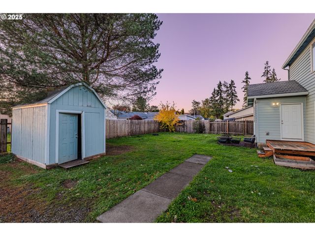 835 WYNOOSKI St, Newberg, OR 97132