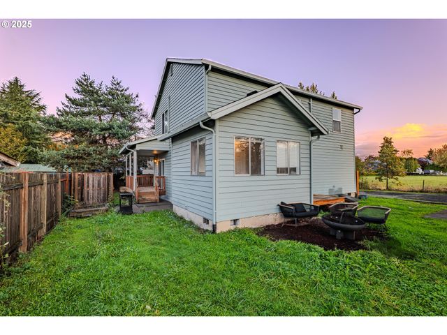 835 WYNOOSKI St, Newberg, OR 97132