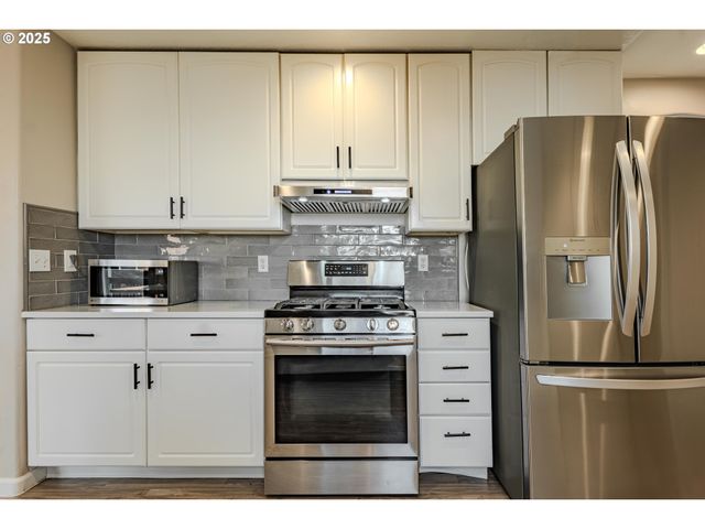 835 WYNOOSKI St, Newberg, OR 97132