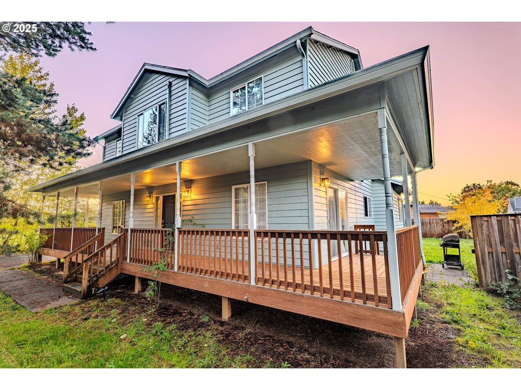 835 WYNOOSKI St, Newberg, OR 97132