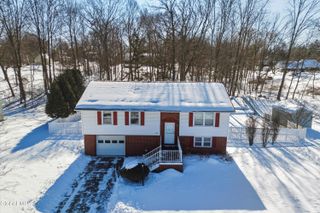 122 Springhollow Drive, Cohoes, NY 12047