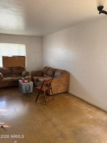 950 W ROMA Avenue, Phoenix, AZ 85013