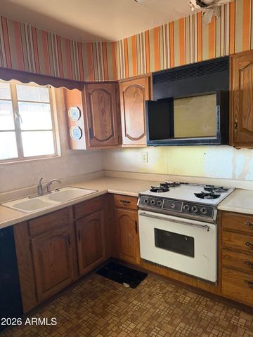 950 W ROMA Avenue, Phoenix, AZ 85013