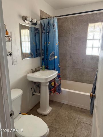 950 W ROMA Avenue, Phoenix, AZ 85013