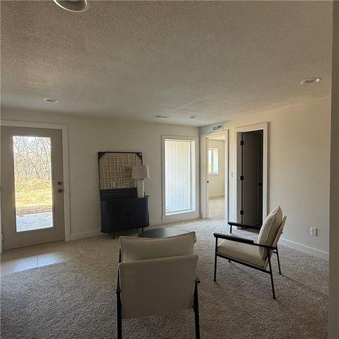 2002 SE Oak Ridge Drive, Oak Grove, MO 64075
