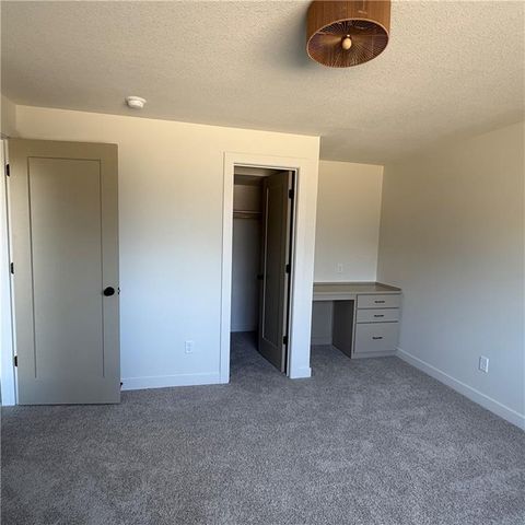 2002 SE Oak Ridge Drive, Oak Grove, MO 64075