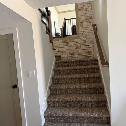 2002 SE Oak Ridge Drive, Oak Grove, MO 64075