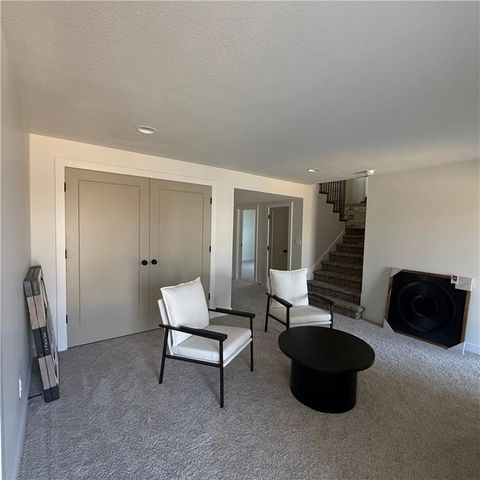 2002 SE Oak Ridge Drive, Oak Grove, MO 64075