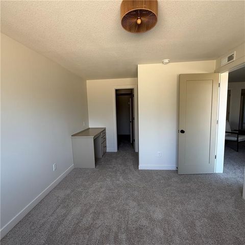 2002 SE Oak Ridge Drive, Oak Grove, MO 64075