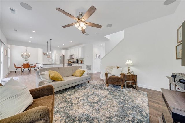 2130 Kings Walk DR, Roanoke, VA 24012