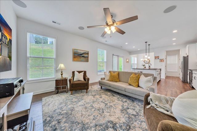 2130 Kings Walk DR, Roanoke, VA 24012