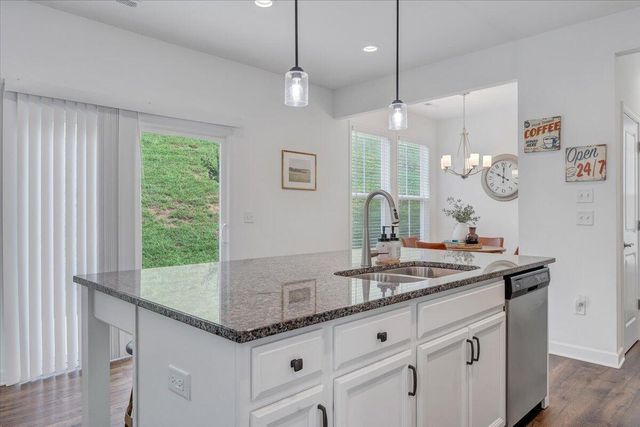 2130 Kings Walk DR, Roanoke, VA 24012