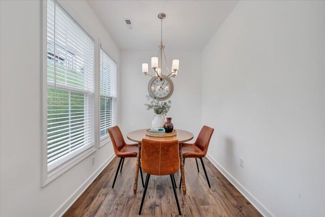 2130 Kings Walk DR, Roanoke, VA 24012