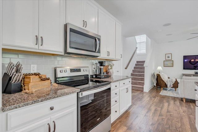 2130 Kings Walk DR, Roanoke, VA 24012