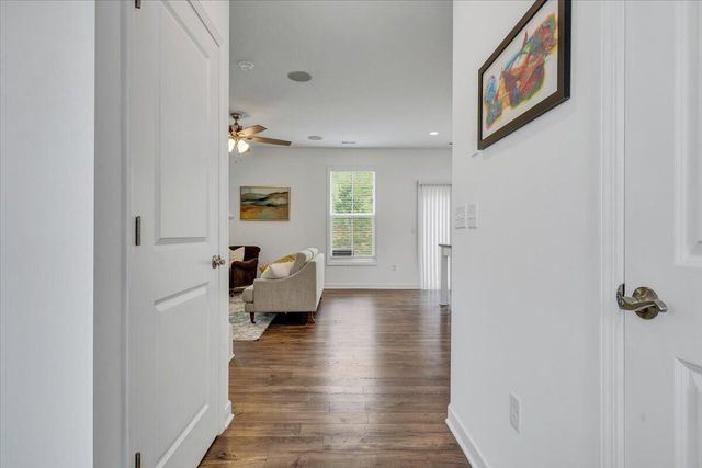 2130 Kings Walk DR, Roanoke, VA 24012