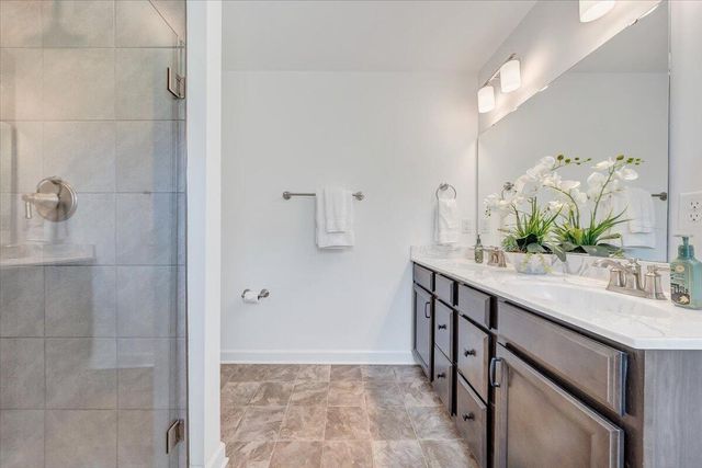 2130 Kings Walk DR, Roanoke, VA 24012