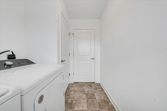 2130 Kings Walk DR, Roanoke, VA 24012