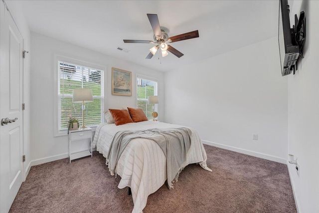 2130 Kings Walk DR, Roanoke, VA 24012