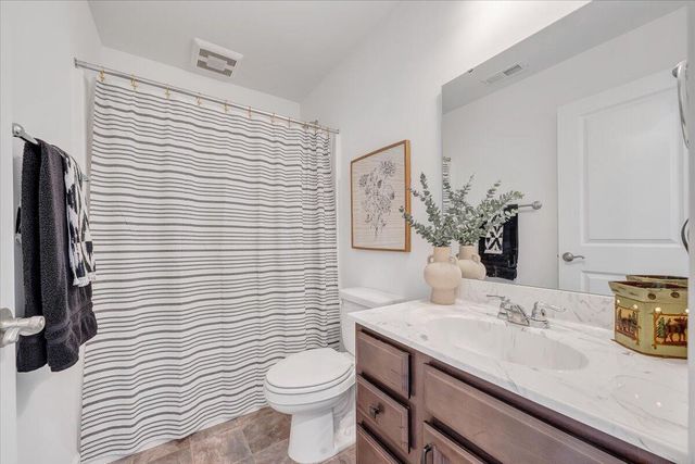 2130 Kings Walk DR, Roanoke, VA 24012