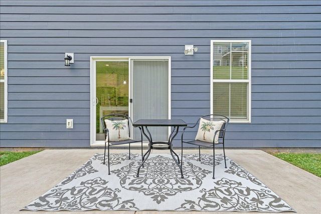 2130 Kings Walk DR, Roanoke, VA 24012