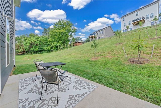 2130 Kings Walk DR, Roanoke, VA 24012