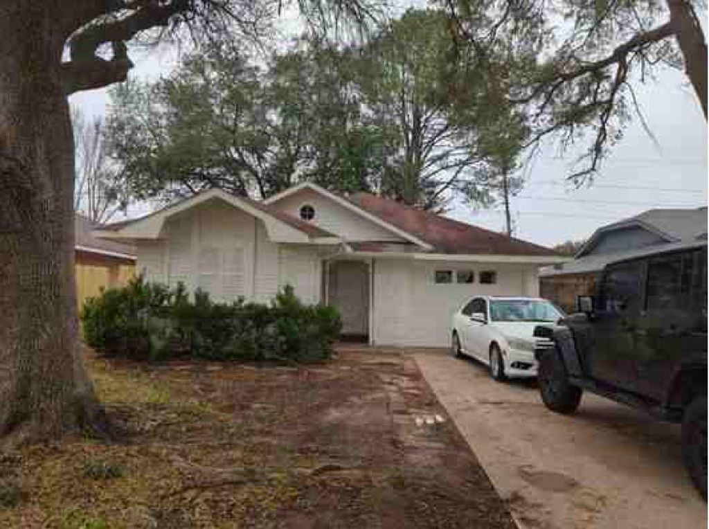 16203 Barbarossa Drive, Houston, TX 77083