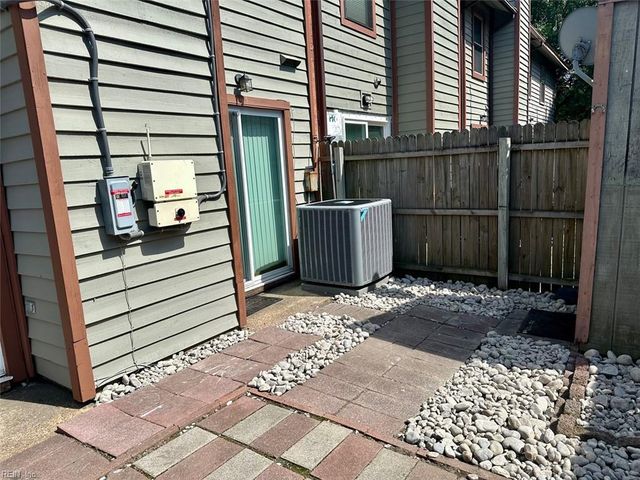 1409 Northface CT, Virginia Beach, VA 23462