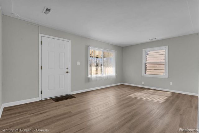 7011 Lozier Avenue, Warren, MI 48091