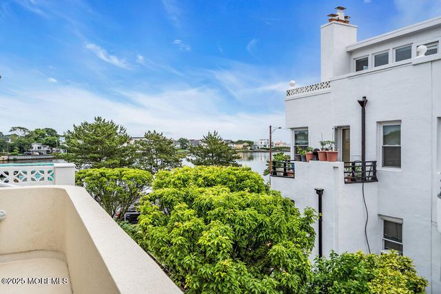 8 Deal Lake Court, Asbury Park, NJ 07712