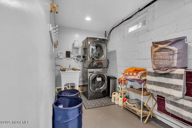 8 Deal Lake Court, Asbury Park, NJ 07712